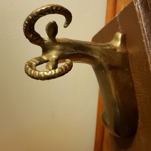 ❤ VINTAGE | Mid-century Brass Majestic Bearded Ibex Goat Ram - Picture 11 of 16